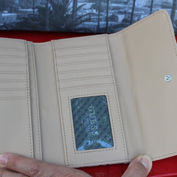 Guess floral wallet clutch - Picture 3 of 5